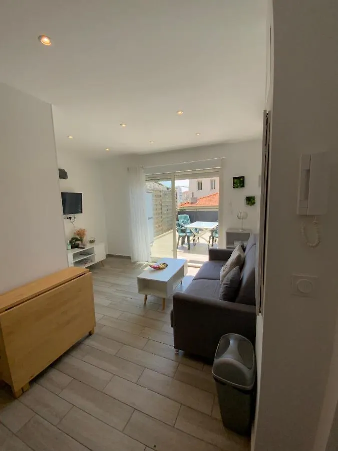 Sunny Studio - Magnan, Tramway-Proche Aeroport Nicea Apartament